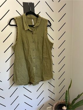 Free People Olive Army Green Snap Cut Off Sleeve Shirt Size Boho linen